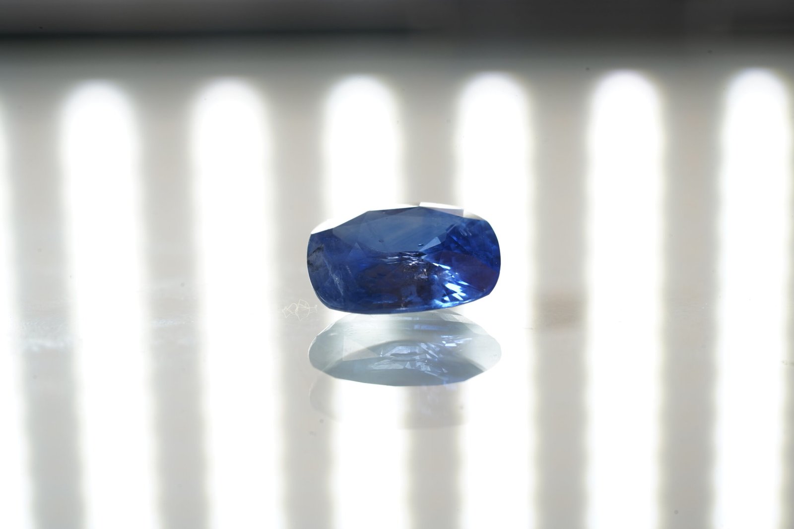 Blue Sapphire - 8 Carat - Image 2