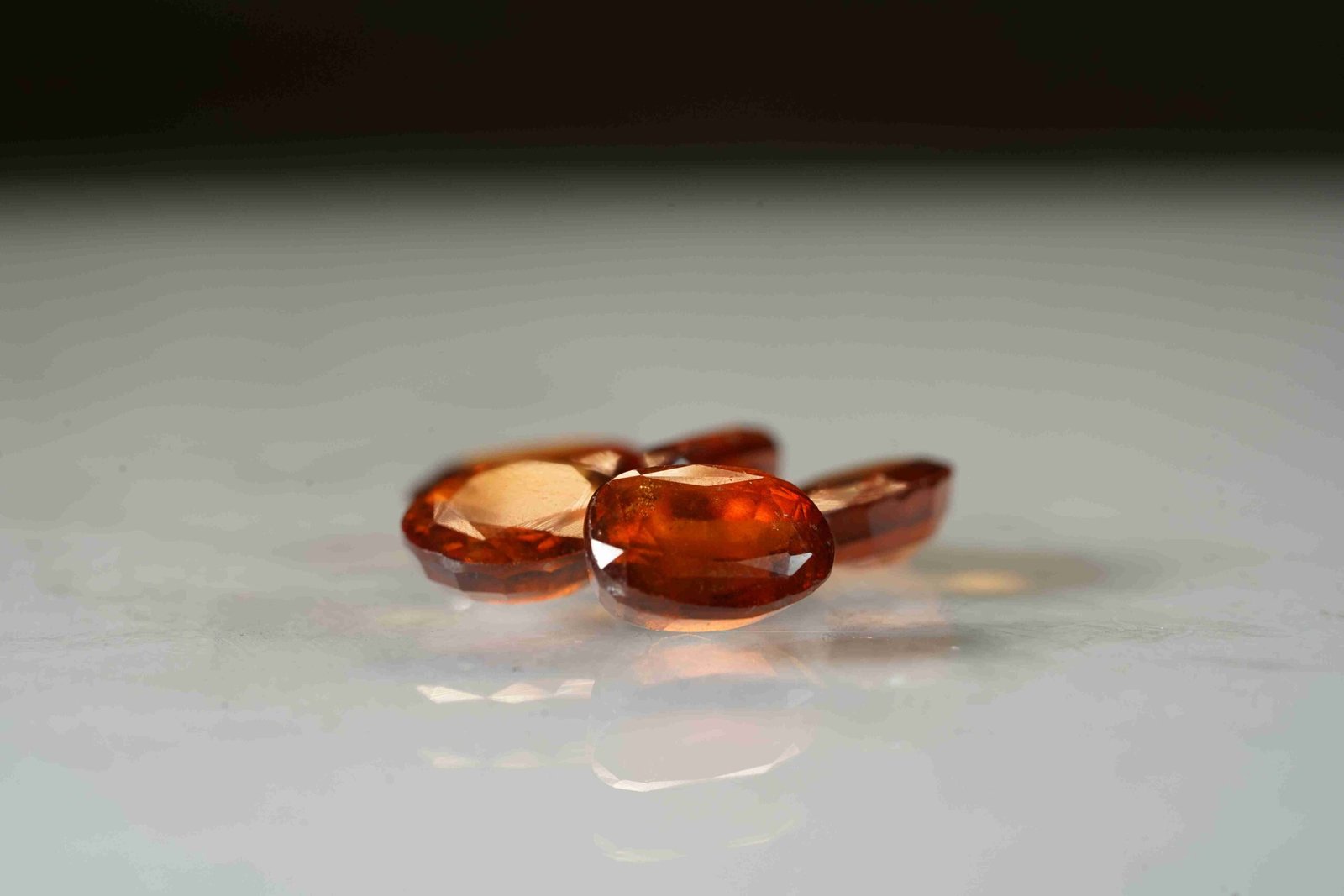 Hessonite (Gomed)- 7.3 Carat - Image 4